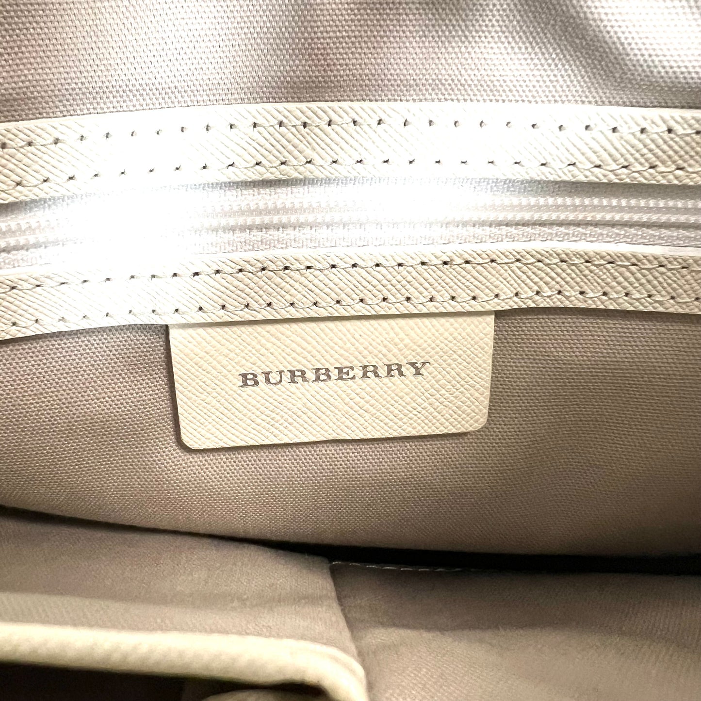 Burberry バーバリー ワンショルダーバッグ　ノバチェック